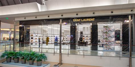 the mall saint laurent